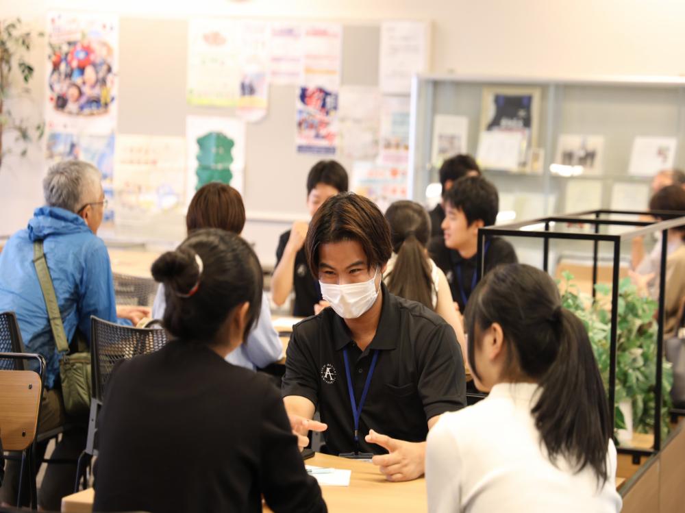 学生との交流コーナーの様子